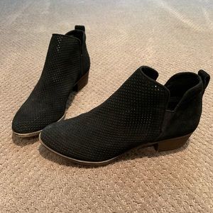 BP black perrie bottie